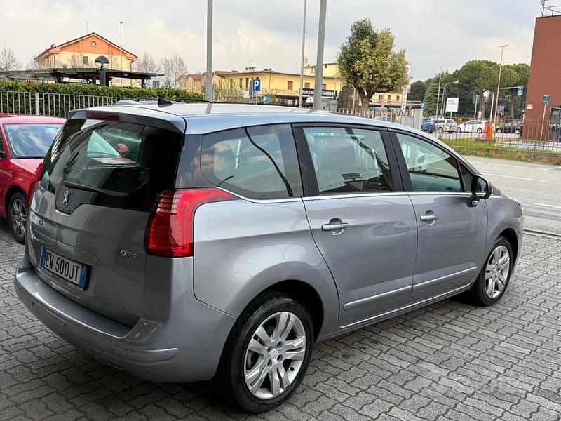 Usata Peugeot 5008 115 CV (84 kW) 2014 Grigio Monovolume