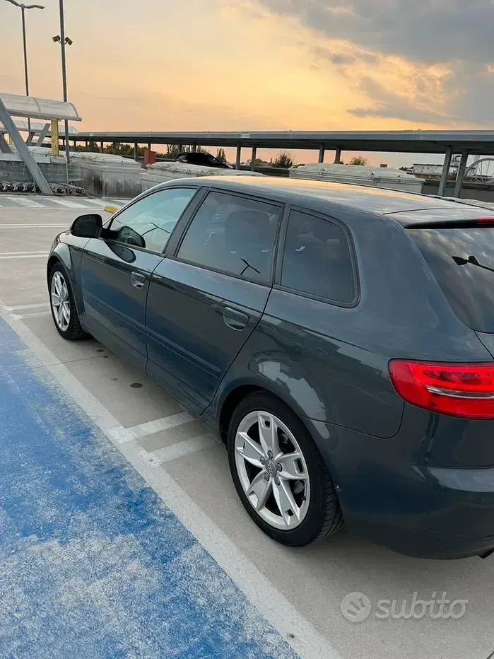 Usata Audi A3 125 CV (91 kW) 2010 Grigio Utilitaria