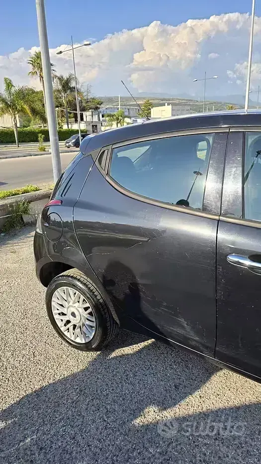 Usata Lancia Ypsilon 85 CV (62 kW) 2013 Utilitaria