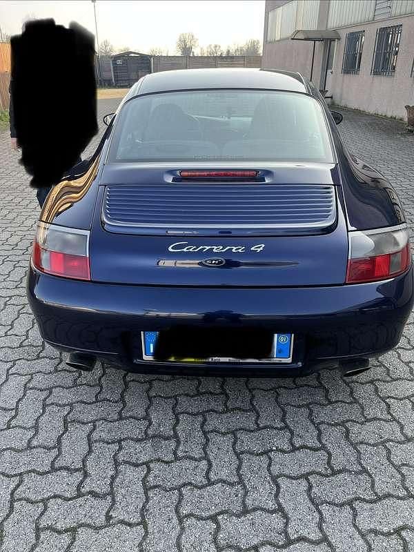 Usata Porsche 911 Carrera 4 408 CV (300 kW) 2001 Blu Coupé