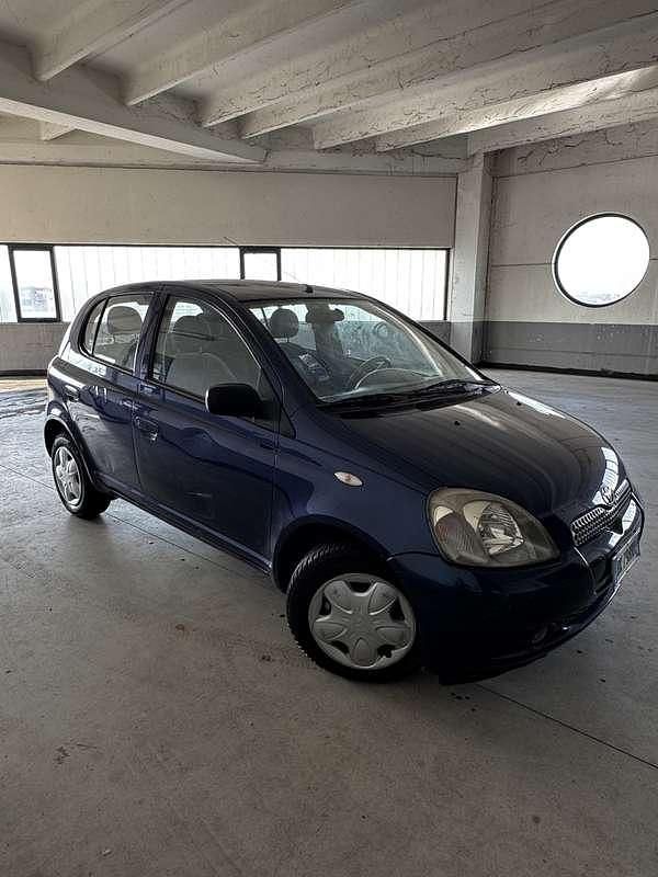 Usata Toyota Yaris Sol 68 CV (50 kW) 2000 Berlina