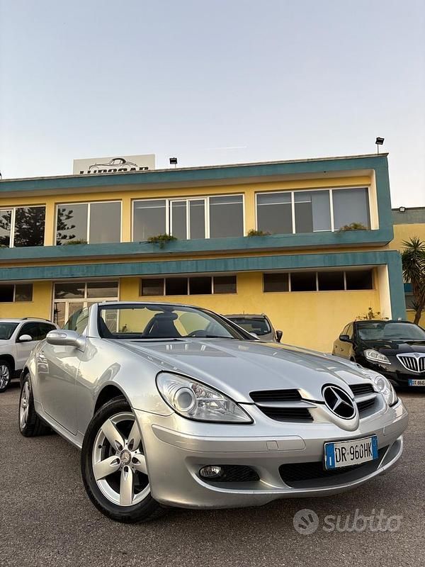 Usata Mercedes SLK200 163 CV (119 kW) 2008 Grigio Cabrio