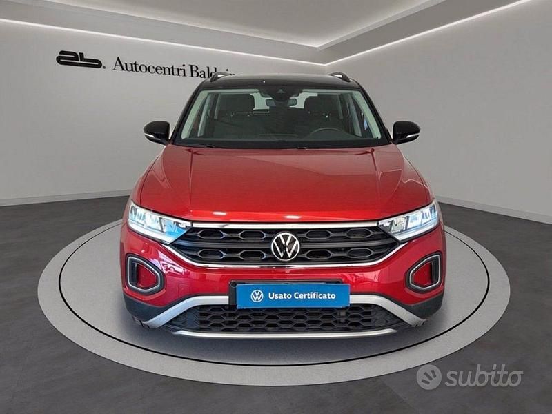 Usata VW T-Roc Life 110 CV (80 kW) 2022 Rosso SUV