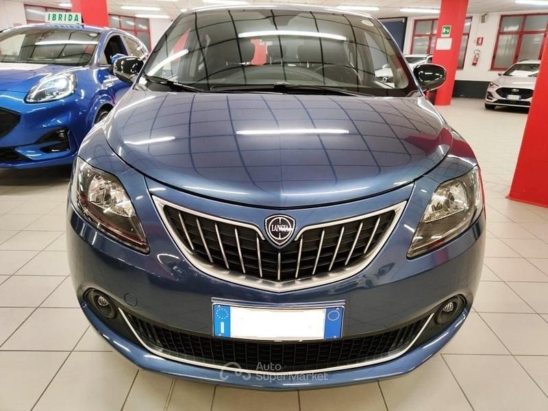Usata Lancia Ypsilon Gold 69 CV (50 kW) 2022 Blu Utilitaria