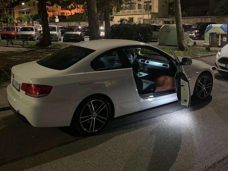 Usata BMW 320 M Sport 170 CV (125 kW) 2009 Bianco Coupé