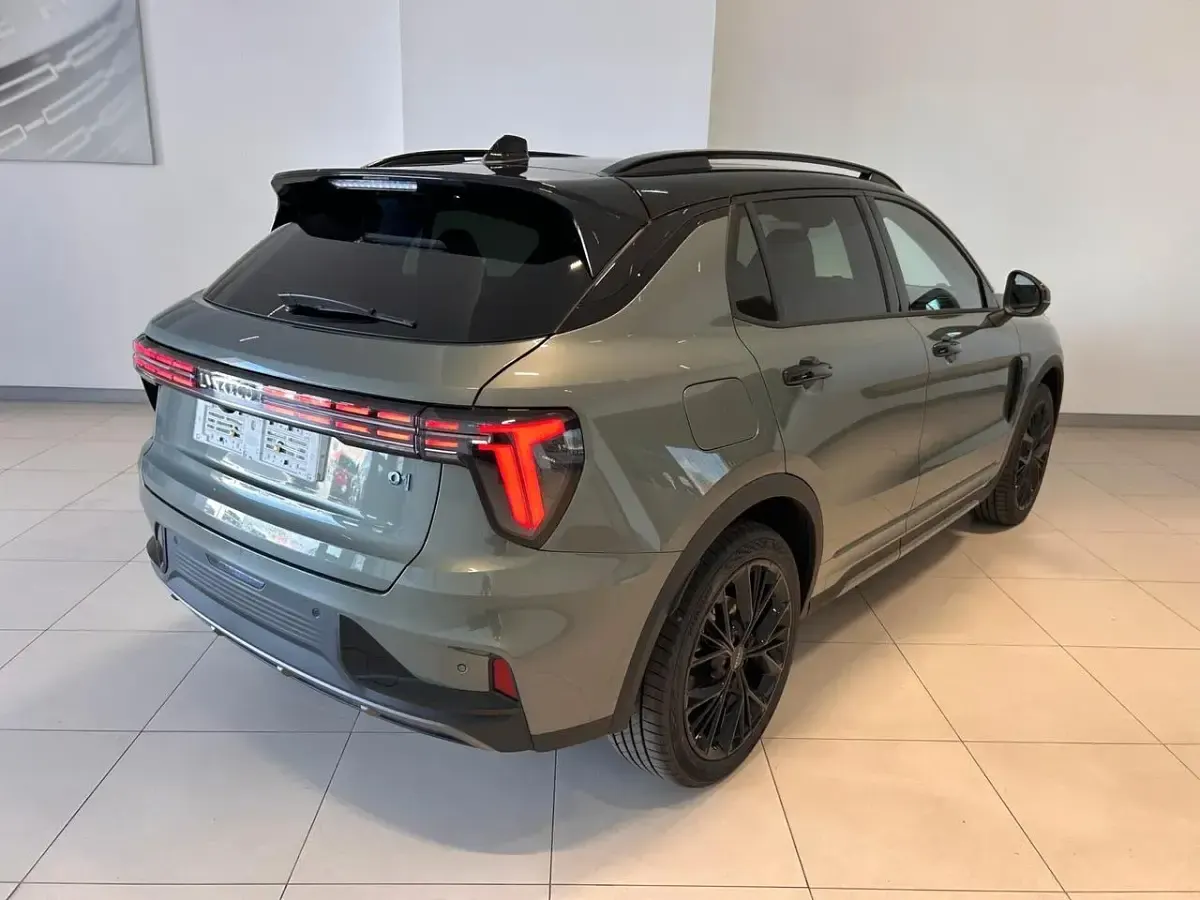 Nuova Lynk & Co 01 138 CV (101 kW) 2026 Verde SUV