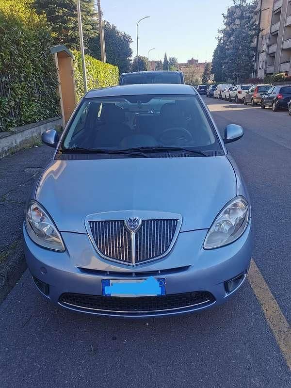 Usata Lancia Ypsilon 69 CV (50 kW) 2010 Blu/azzurro Utilitaria