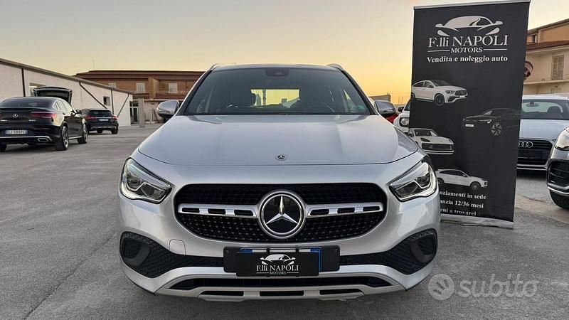Usata Mercedes GLA180 Executive 116 CV (85 kW) 2022 Argento SUV