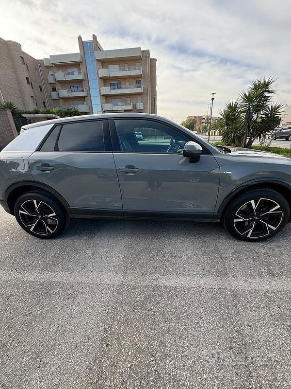 Usata Audi Q2 S-Line 2018 Grigio SUV