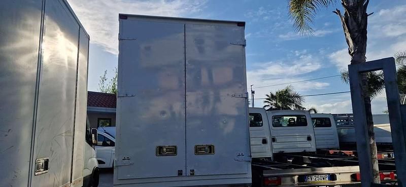 Usata Iveco Daily 178 CV (130 kW) 2018 Bianco Furgone