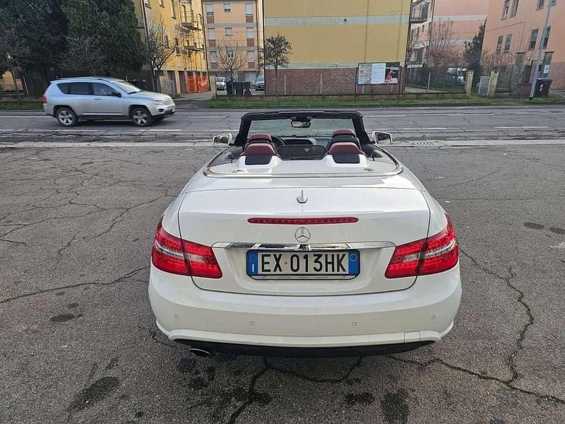 Usata Mercedes E220 Premium 170 CV (125 kW) 2014 Bianco Cabrio