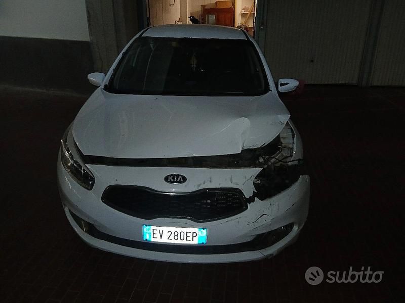 Begagnad Kia Ceed 110 HK (80 kW) 2014 Halvkombi