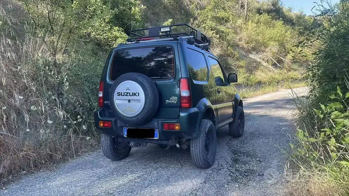 Usata Suzuki Jimny 86 CV (63 kW) 2007 Verde SUV