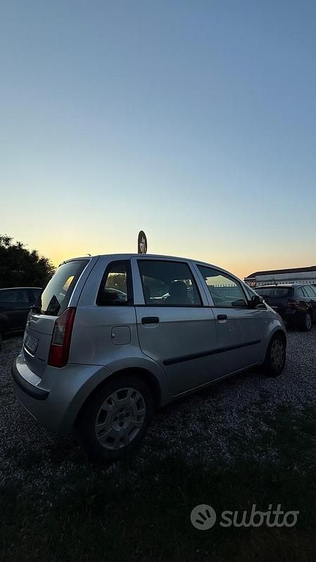 Usata Fiat Idea 70 CV (51 kW) 2008 Grigio Monovolume
