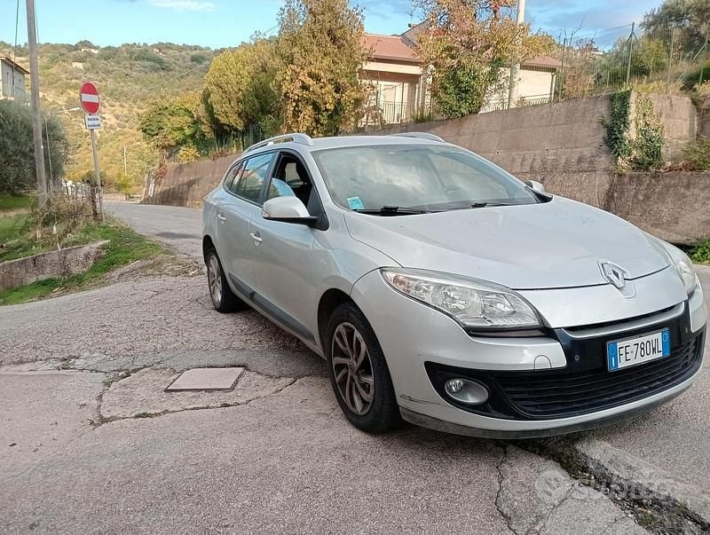 Usata Renault Mégane GrandTour 110 CV (80 kW) 2013 Grigio Station wagon