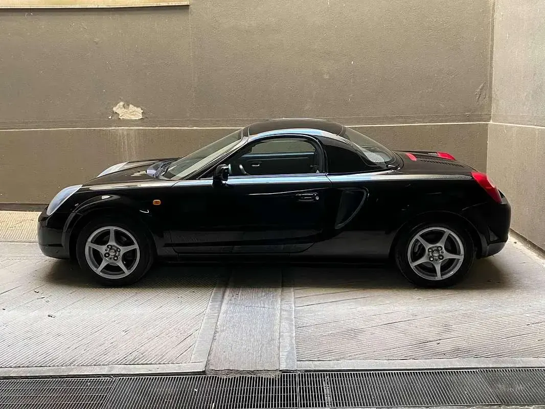 Usata Toyota MR2 140 CV (102 kW) 2002 Nero Cabrio