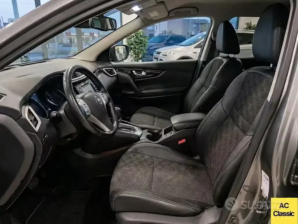 Usata Nissan Qashqai Tekna 130 CV (95 kW) 2015 Grigio SUV