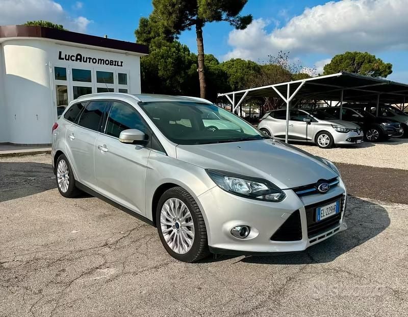 Usata Ford Focus Titanium 163 CV (119 kW) 2011 Grigio Station wagon