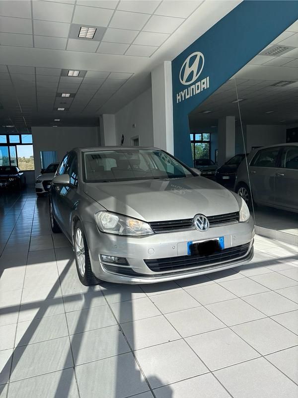 Usata VW Golf VII Highline 104 CV (76 kW) 2014 Argento Berlina