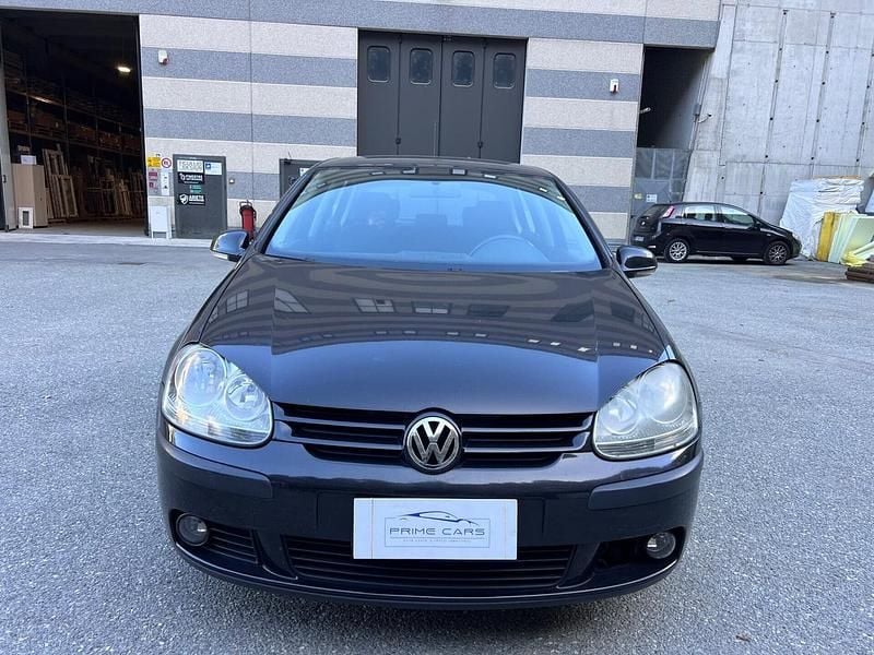 Nero Usata 2007 VW Golf V Comfortline Tre volumi | 1600 € (Buon prezzo) - Immagine 1/4