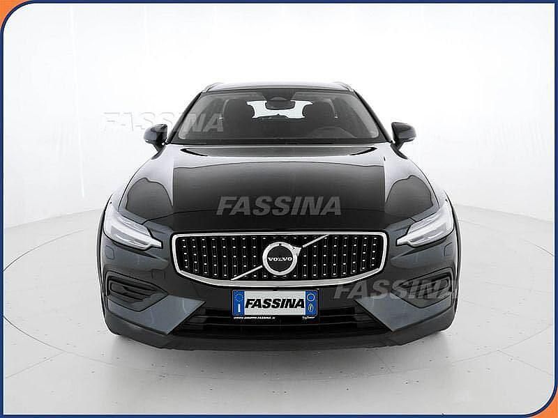 Usata Volvo V60 CC 145 CV (106 kW) 2023 Nero Station wagon