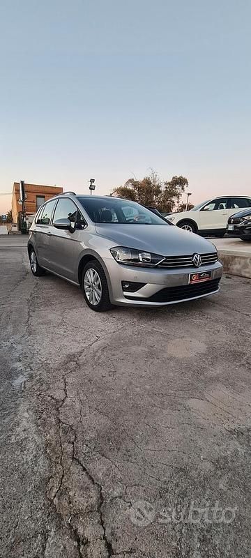Usata VW Golf Sportsvan Trendline 110 CV (80 kW) 2016 Grigio Monovolume