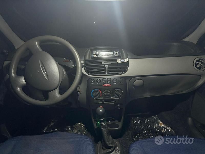 Usata Fiat Punto 60 CV (44 kW) 2001 Grigio Berlina