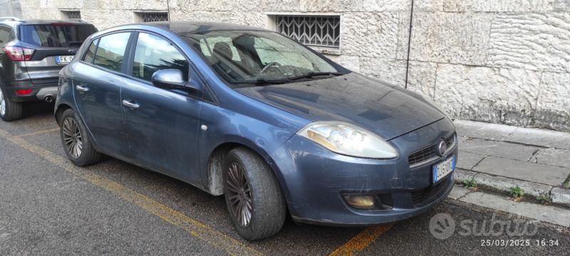 Blu Usata 2007 Fiat Bravo Due volumi | 2800 € (Buon prezzo) - Immagine 1/4