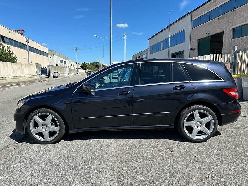 Usata Mercedes R350 Premium 265 CV (194 kW) 2010 Nero Monovolume