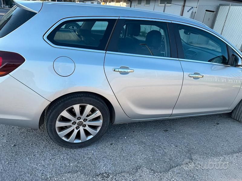 Usata Opel Astra S 131 CV (96 kW) 2014 Grigio Station wagon