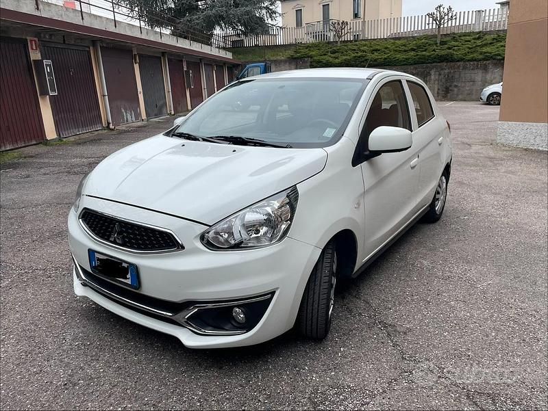 Usata Mitsubishi Space Star Invite 71 CV (52 kW) 2016 Bianco Utilitaria