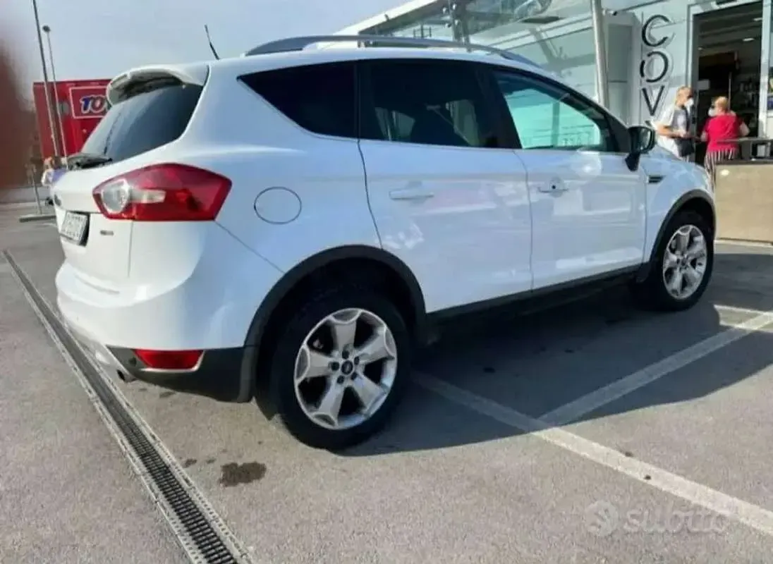 Usata Ford Kuga Titanium 136 CV (100 kW) 2008 Grigio SUV