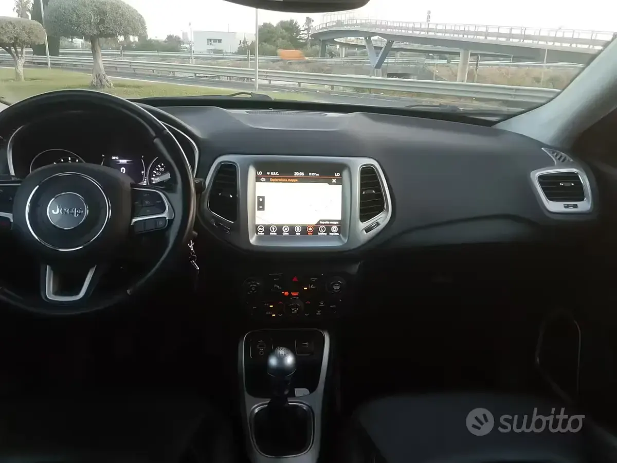 Usata Jeep Compass 120 CV (88 kW) 2019 Grigio SUV