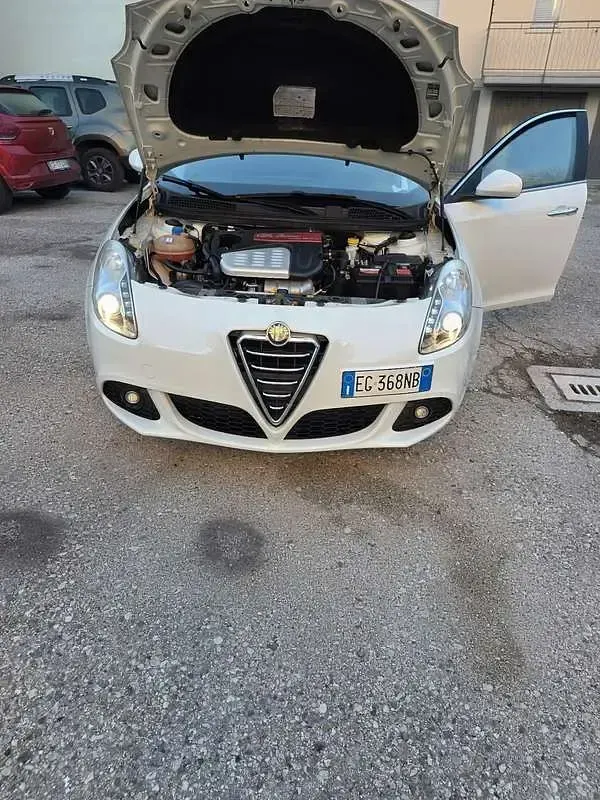 Brugt Alfa Romeo Giulietta Distinctive 120 HK (88 kW) 2011 Hatchback