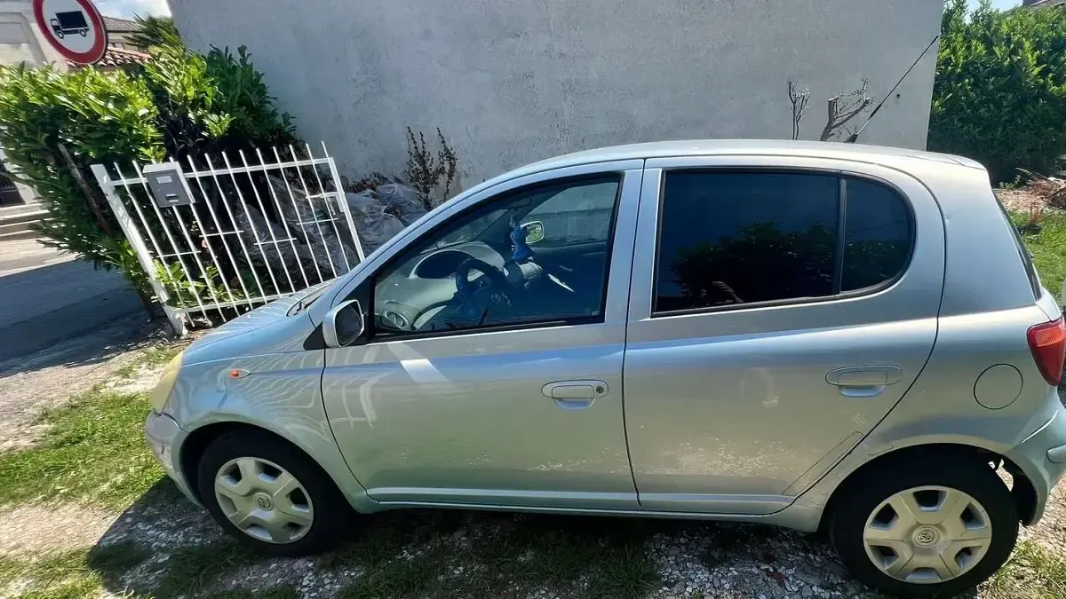 Usata Toyota Yaris Sol 87 CV (63 kW) 2004 Utilitaria