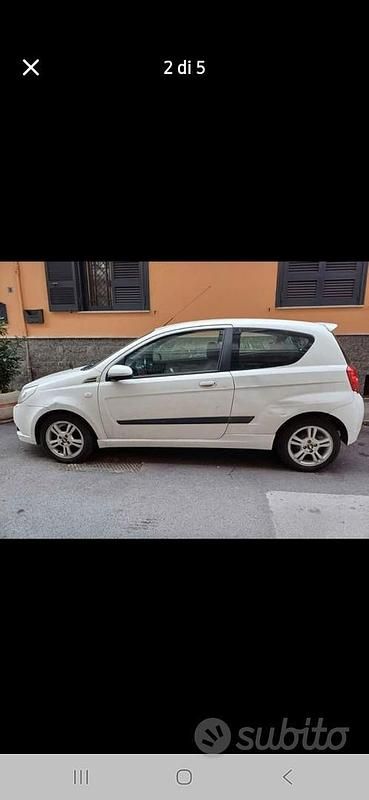 Usata Chevrolet Aveo 84 CV (61 kW) 2011 Bianco Berlina