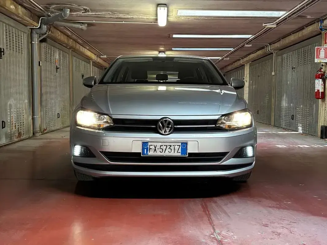 Usata VW Polo Comfortline 65 CV (47 kW) 2019 Argento Utilitaria