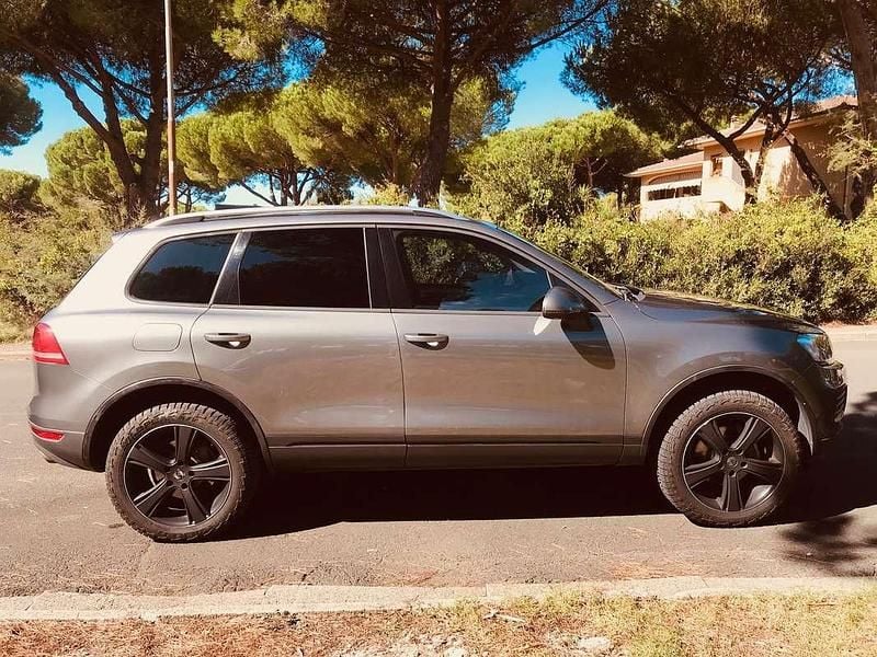 Usata VW Touareg 239 CV (175 kW) 2011 Grigio SUV