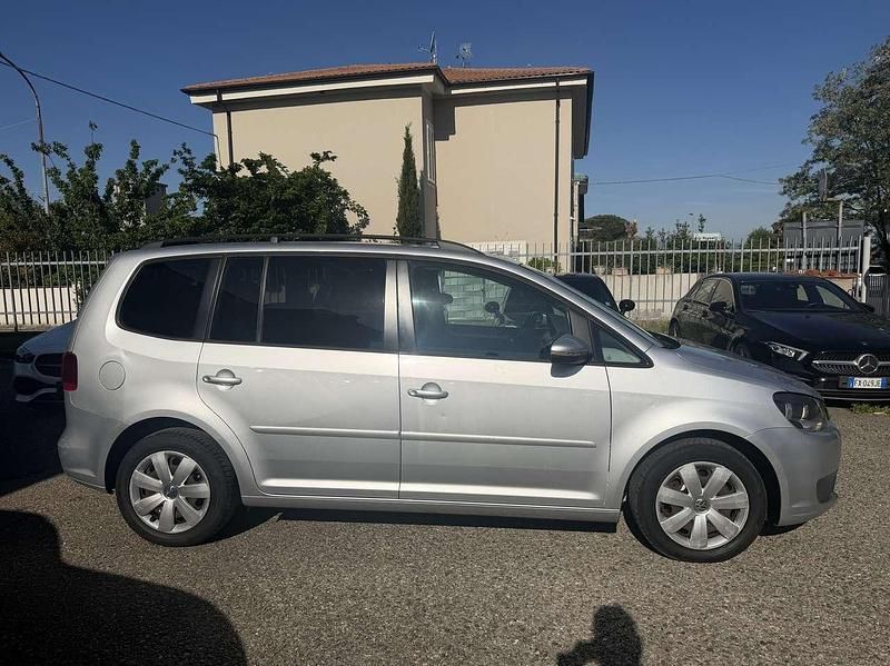 Usata VW Touran Trendline 105 CV (77 kW) 2013 Grigio Monovolume
