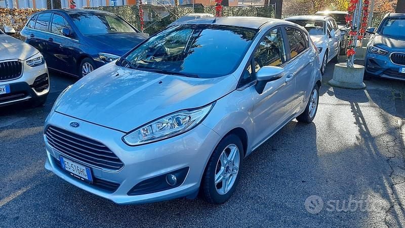 Usata 2013 Ford Fiesta Titanium Tre volumi | 2950 € (Super prezzo) - Immagine 1/4