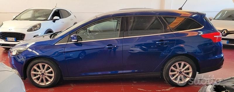 Usata Ford Focus Titanium 120 CV (88 kW) 2018 Blu Station wagon