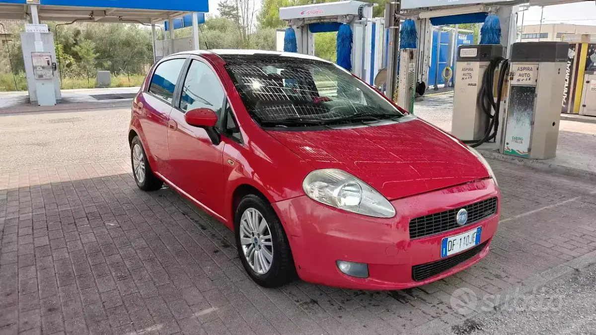 Usata Fiat Grande Punto 90 CV (66 kW) 2006 Rosso Utilitaria
