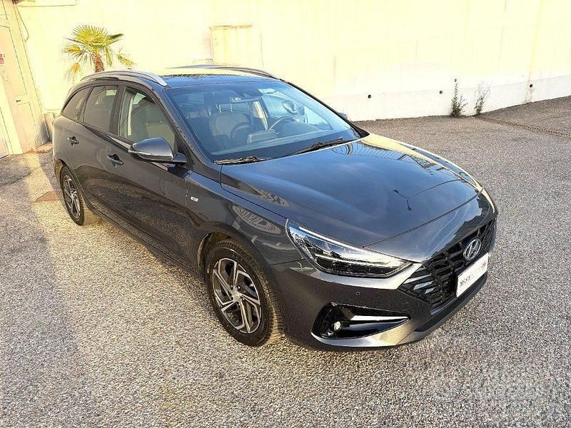 Usata Hyundai i30 Prime 136 CV (100 kW) 2021 Grigio scuro Station wagon