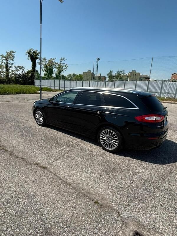 Usata Ford Mondeo 150 CV (110 kW) 2016 Nero Station wagon
