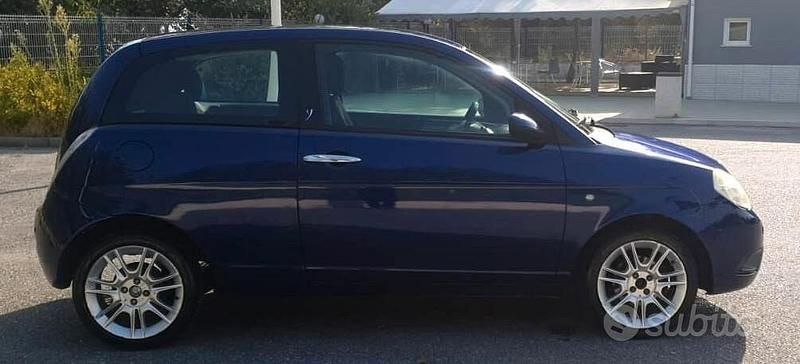 Usata Lancia Ypsilon 69 CV (50 kW) 2003 Nero Utilitaria
