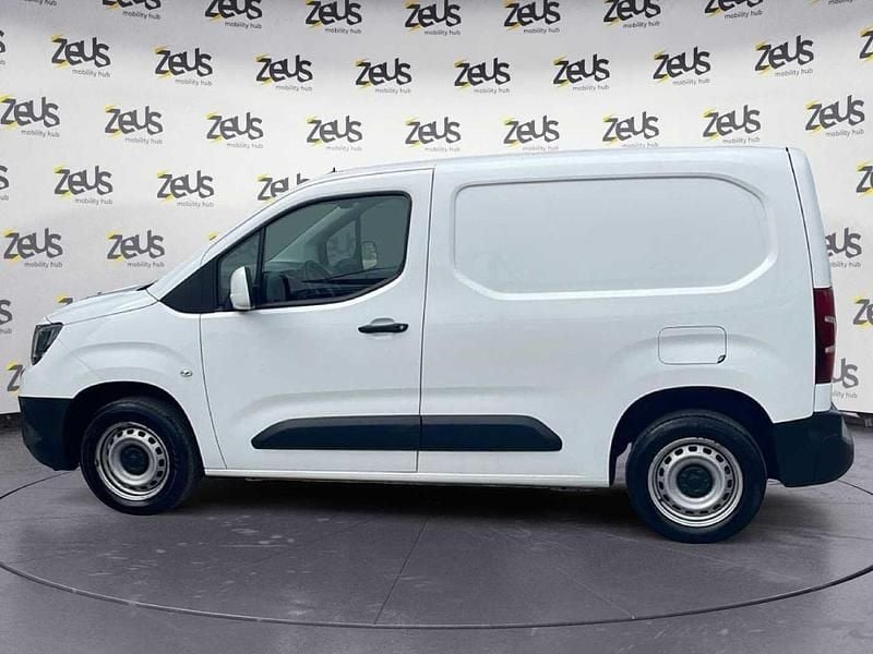 Begagnad Opel Combo Edition+ 102 HK (75 kW) 2021 Vit Minibuss