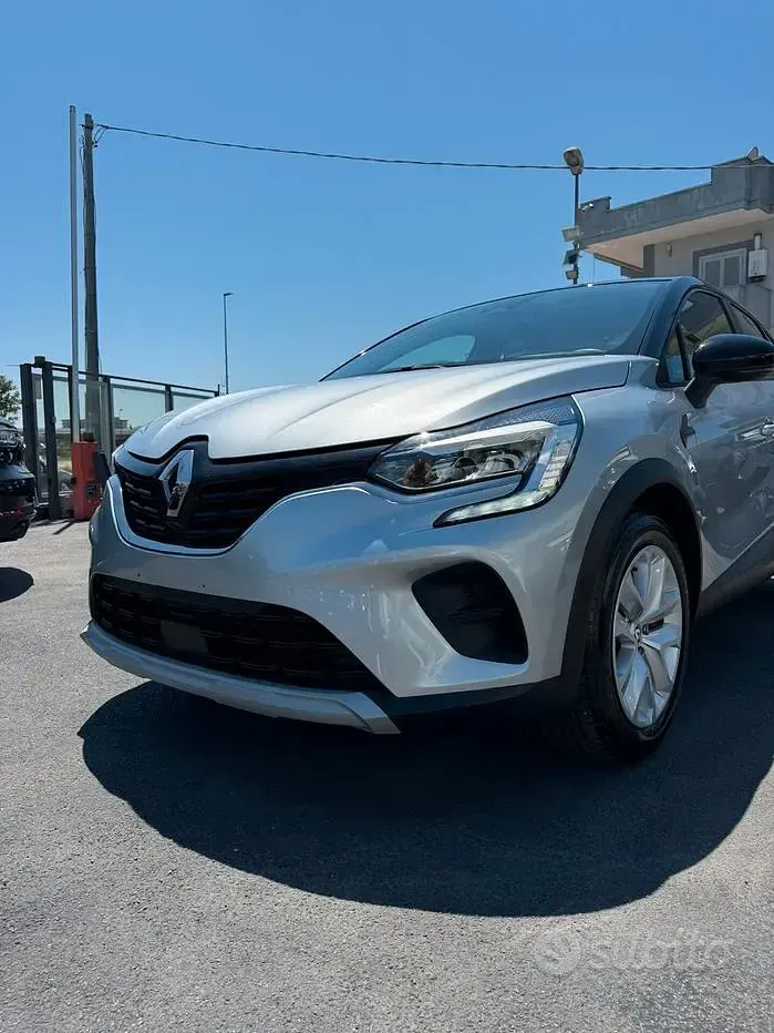 Usata Renault Captur Equilibre 91 CV (66 kW) 2022 Grigio SUV