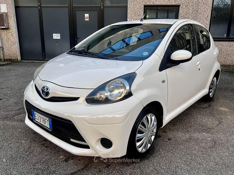 Usata 2011 Toyota Aygo Due volumi | 4200 € (Buon prezzo) - Immagine 1/4