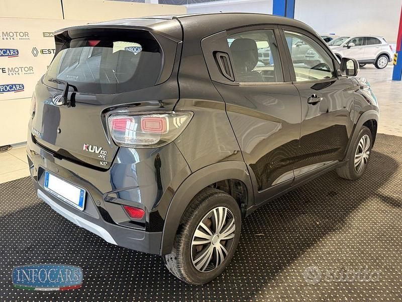 Usata Mahindra KUV100 87 CV (63 kW) 2020 Nero pastello SUV