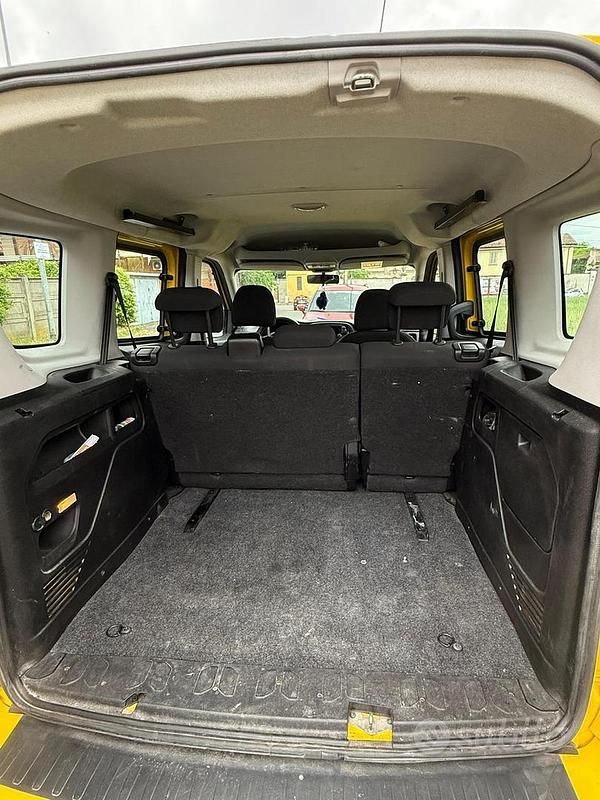 Usata Fiat Doblò 120 CV (88 kW) 2017 Giallo Monovolume